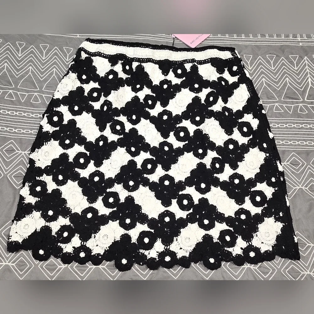 Avec Les Filles Floral Crocheted Mini Skirt And Cropped Top Set Size M/L - Picture 8 of 13